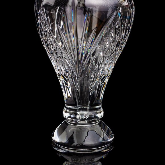 Cut Crystal Vase With Intricate Diamond Pattern | Elegant Home Decor - Picture 2 of 10